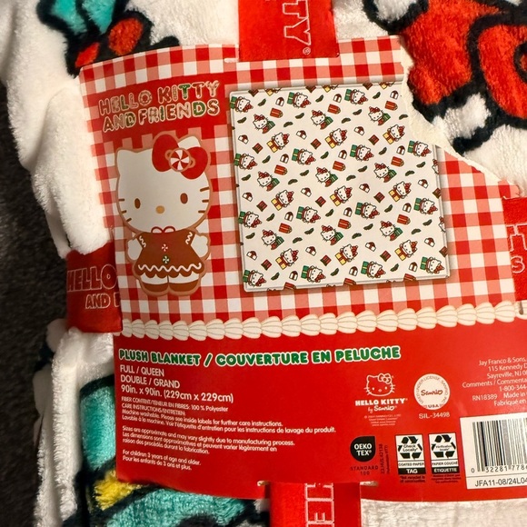 Ty Hello Kitty White and Red Fleece Blanket - Picture 2 of 7